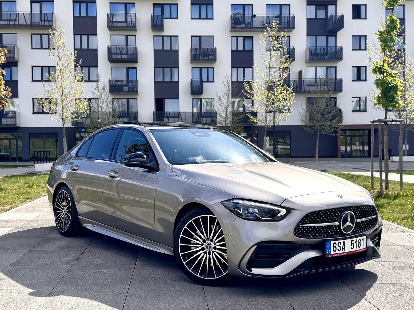 Mercedes-Benz C300 2023 - Váš Volant