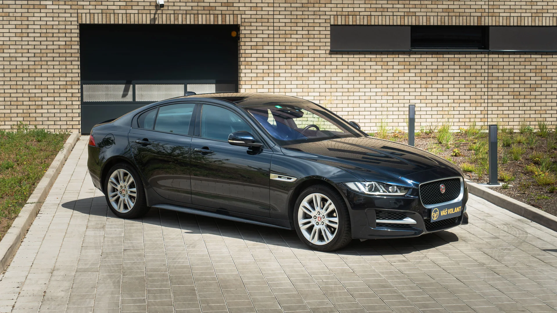 Jaguar XE 2016 - Váš Volant