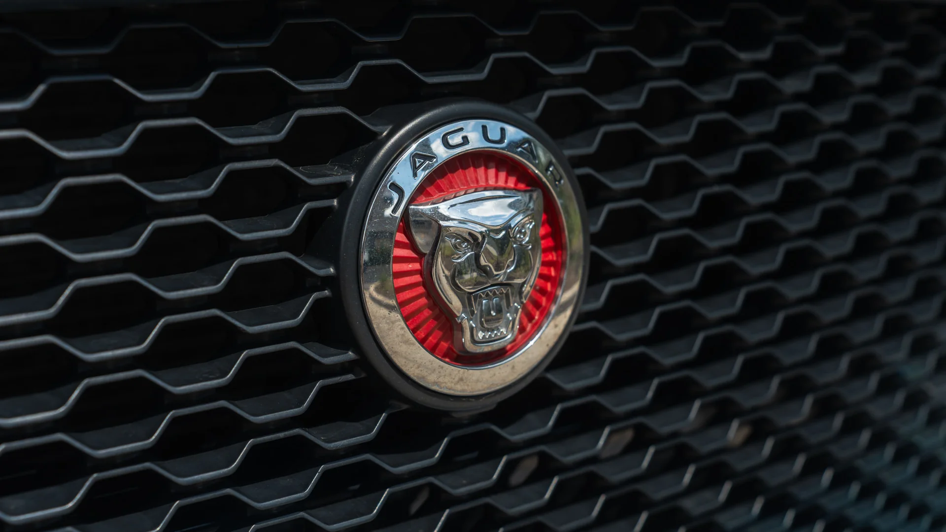 Jaguar XE 2016 - Váš Volant