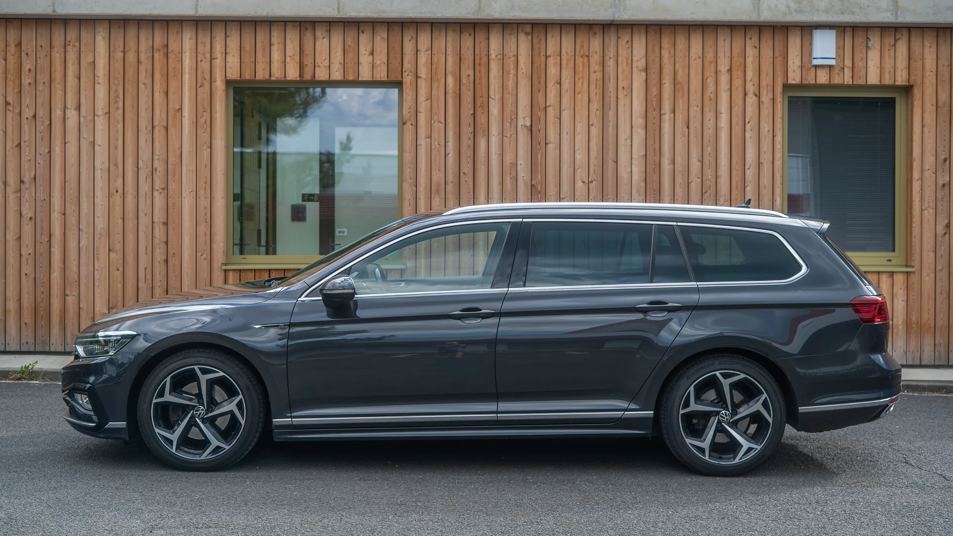 Volkswagen Passat 2022 - Váš Volant