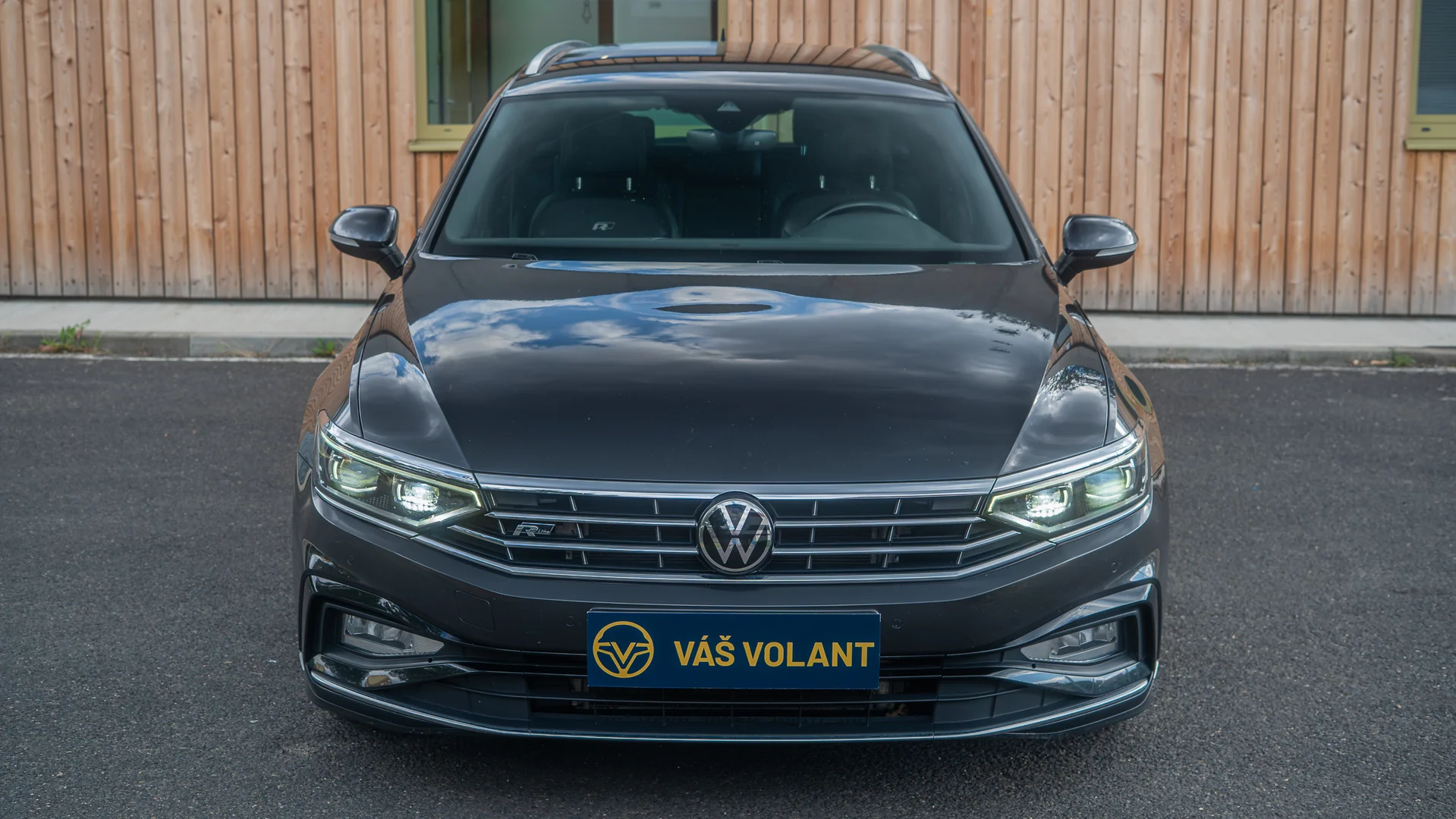 Volkswagen Passat 2022 - Váš Volant