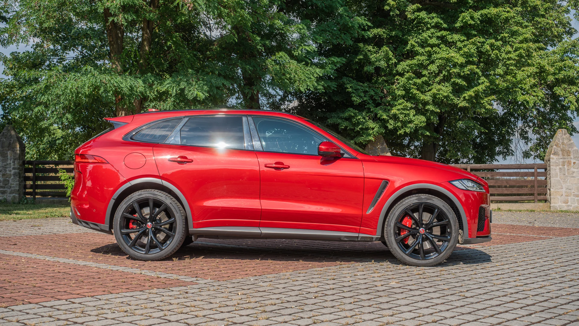 Jaguar F-Pace 2019 - Váš Volant