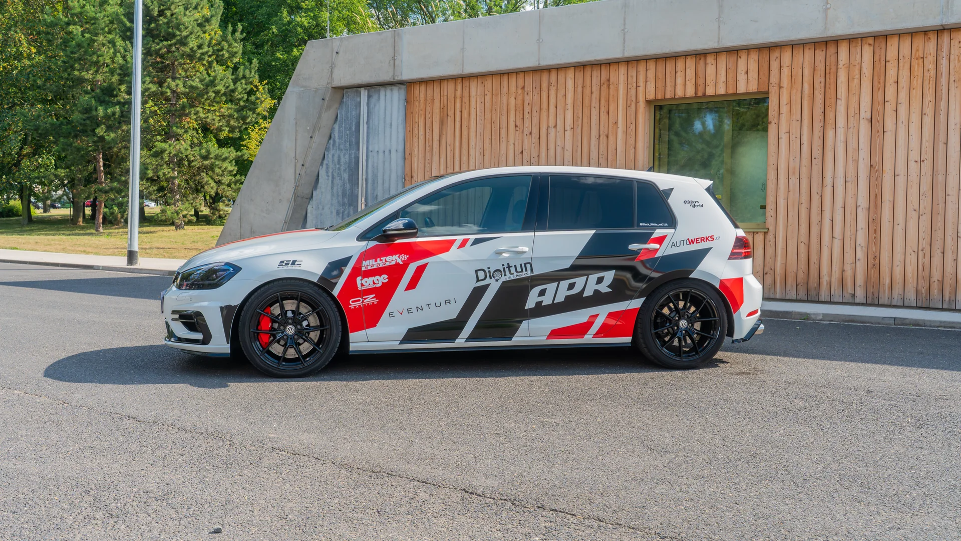 Volkswagen Golf 2019 - Váš Volant