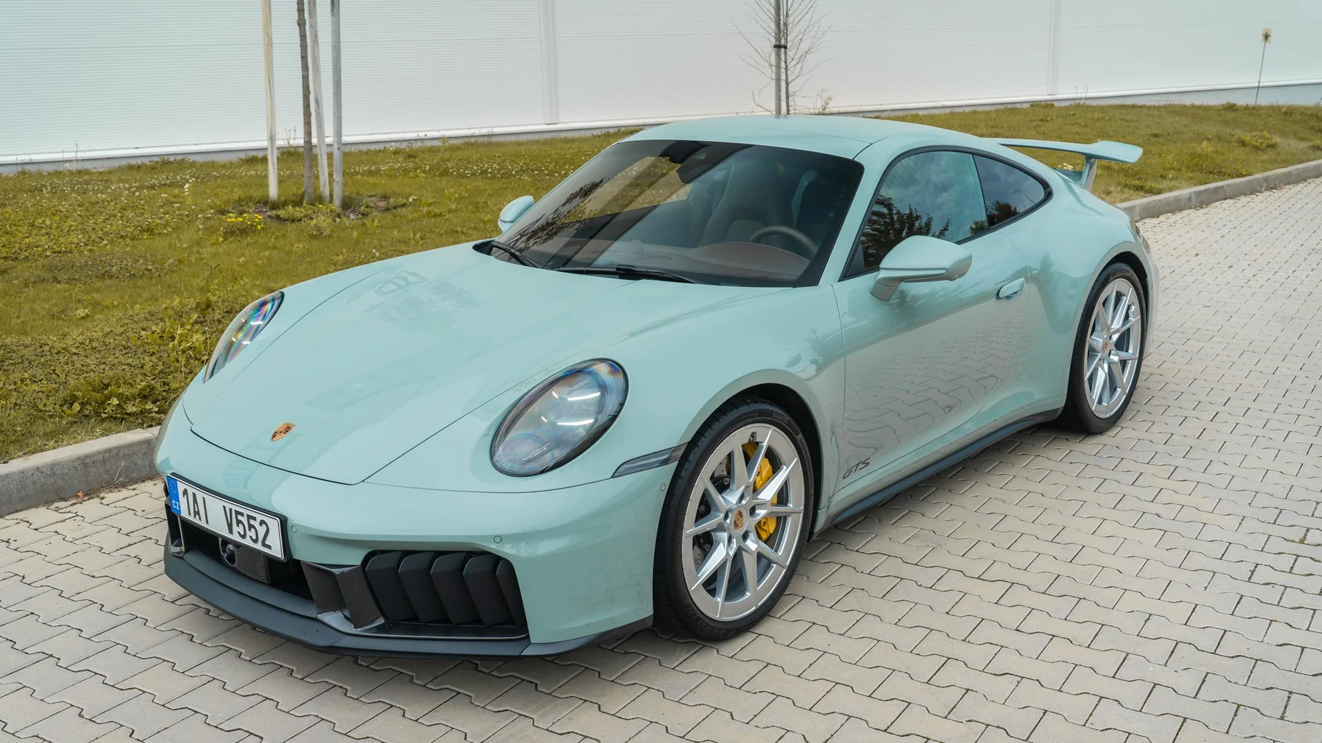Porsche 911 2025 - Váš Volant