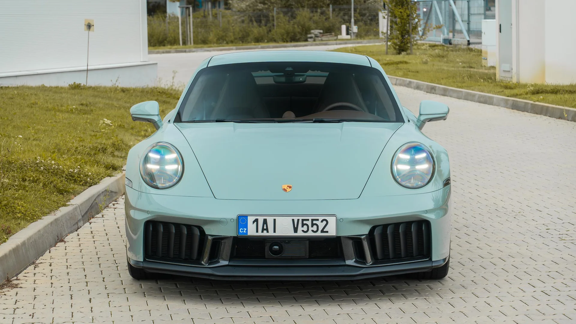 Porsche 911 2025 - Váš Volant