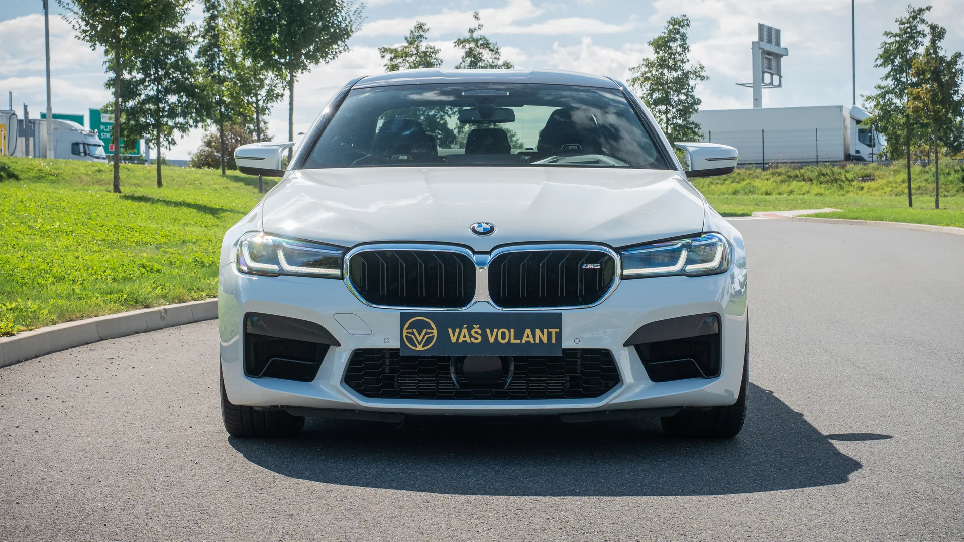 BMW M5 2022 - Váš Volant