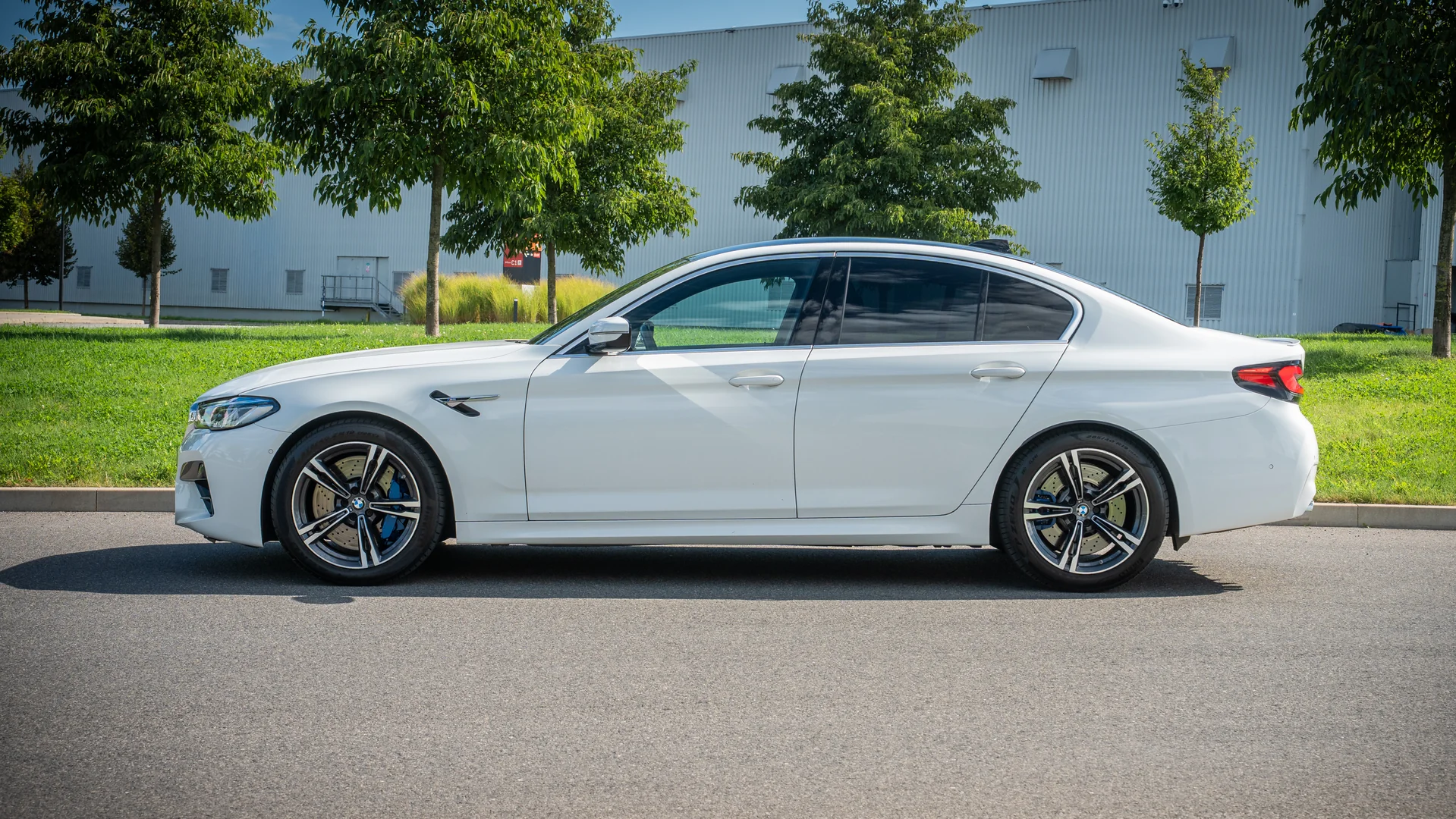BMW M5 2022 - Váš Volant