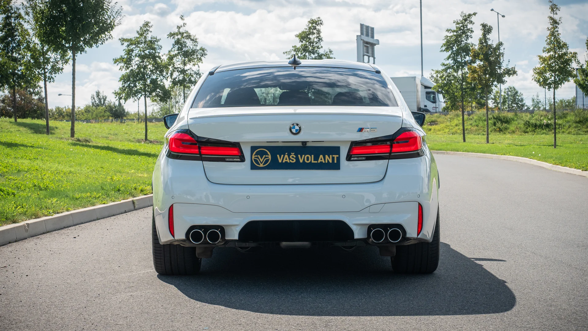 BMW M5 2022 - Váš Volant