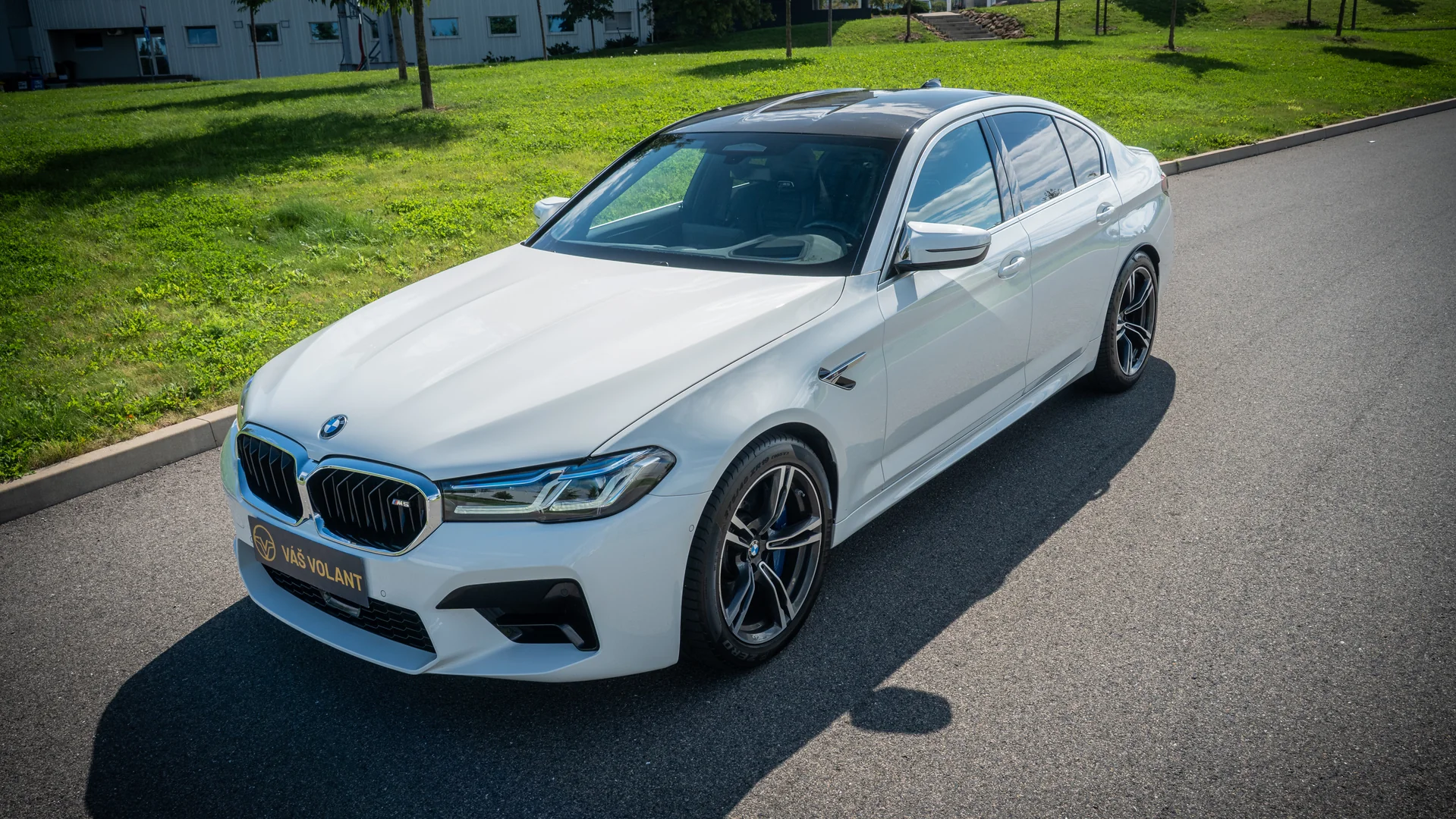 BMW M5 2022 - Váš Volant