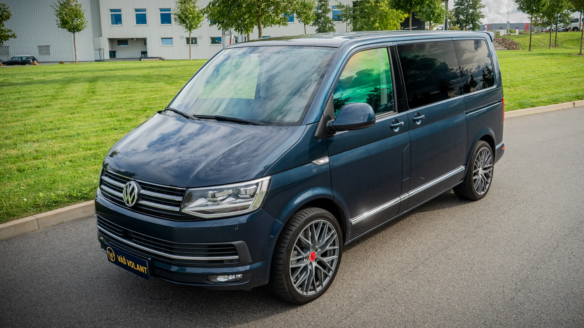 Volkswagen Multivan T6 2017 - Váš Volant