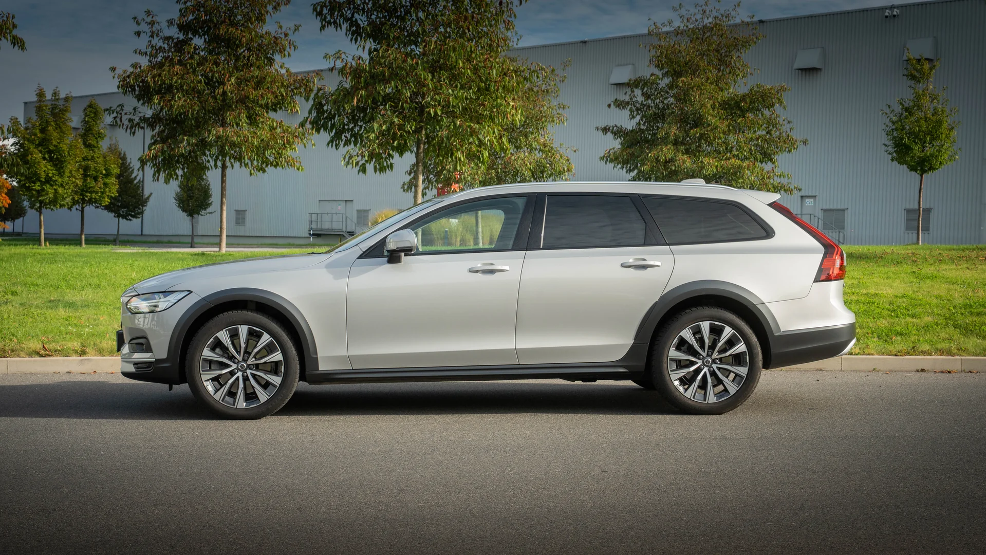 Volvo V90 Cross Country 2023 - Váš Volant