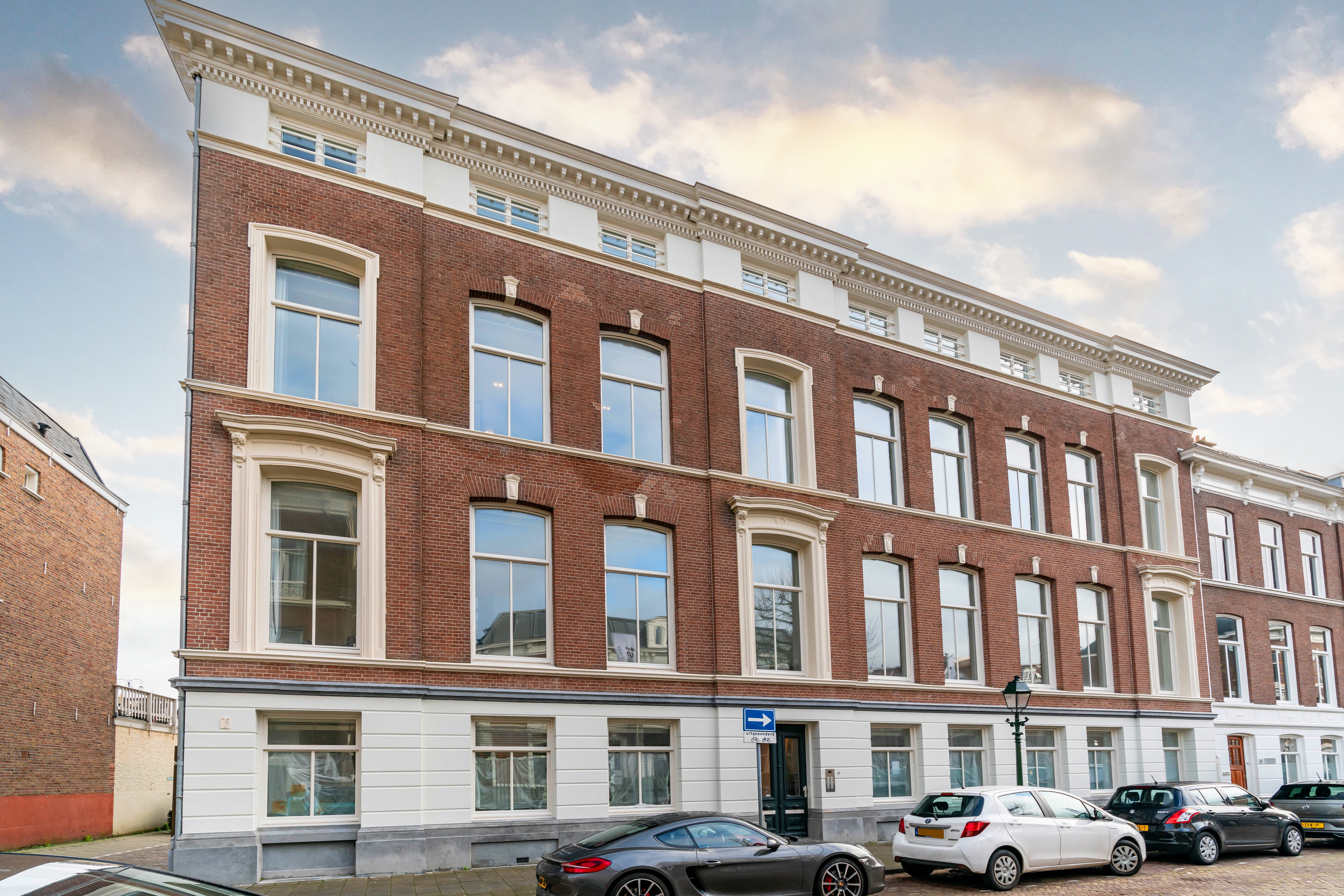 van de Spiegelstraat 19