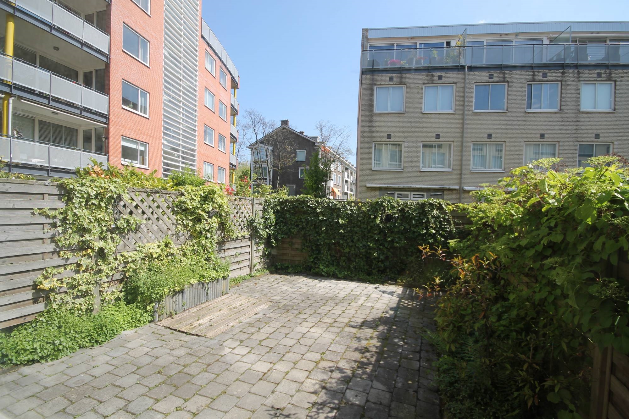 Louise Henriëttestraat 2