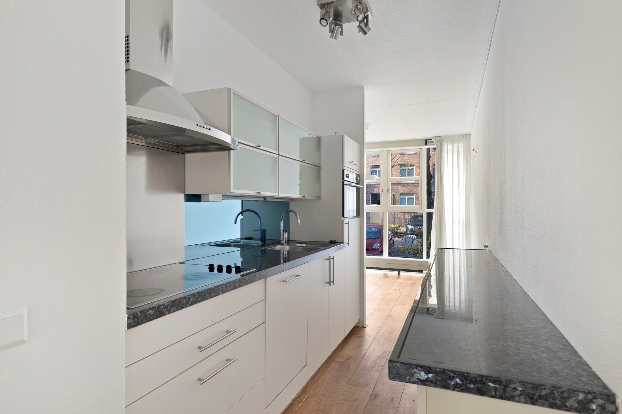 Louise Henriëttestraat 2