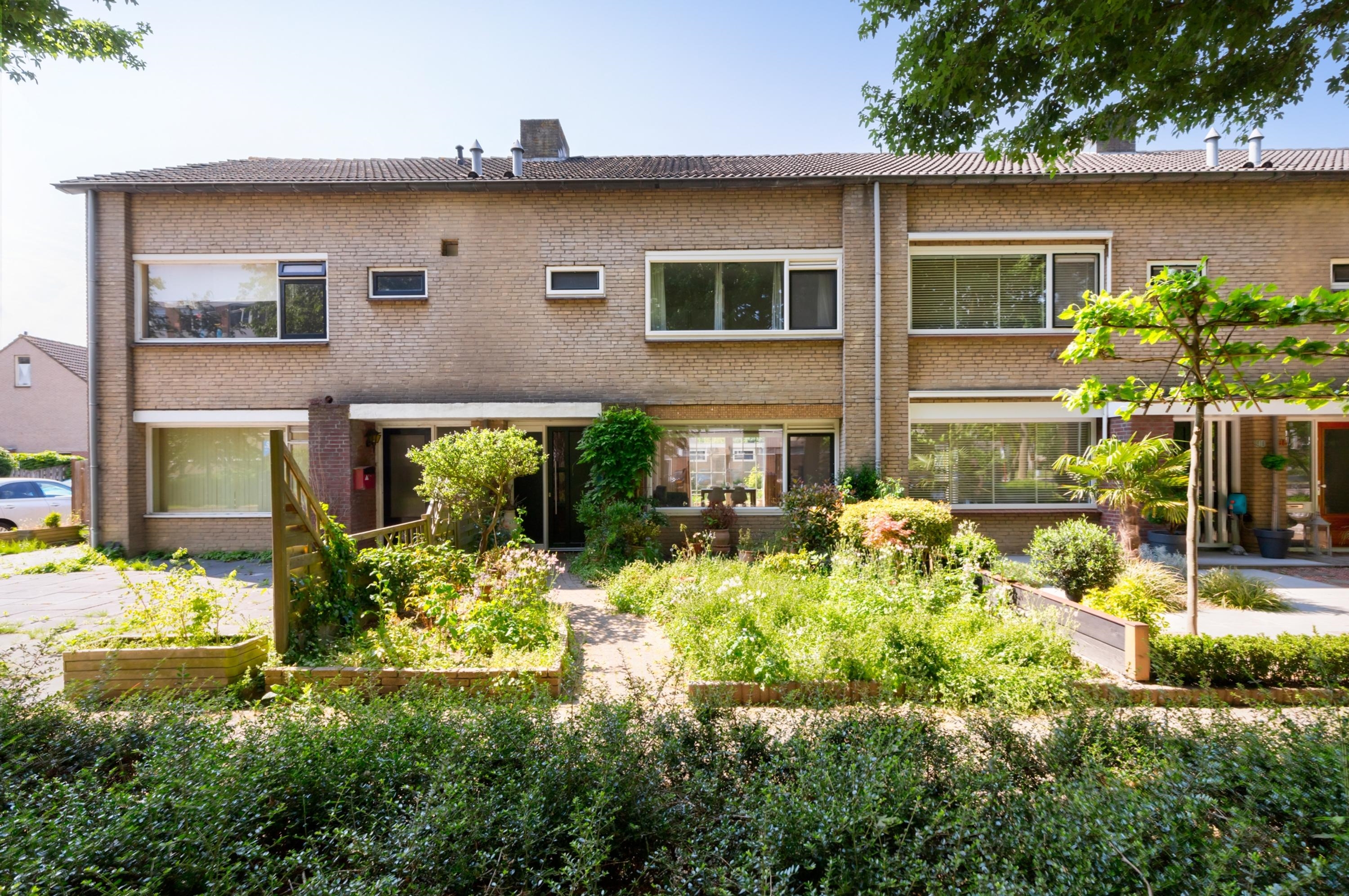4 bedrooms tussenwoning Surface Area: 118m2