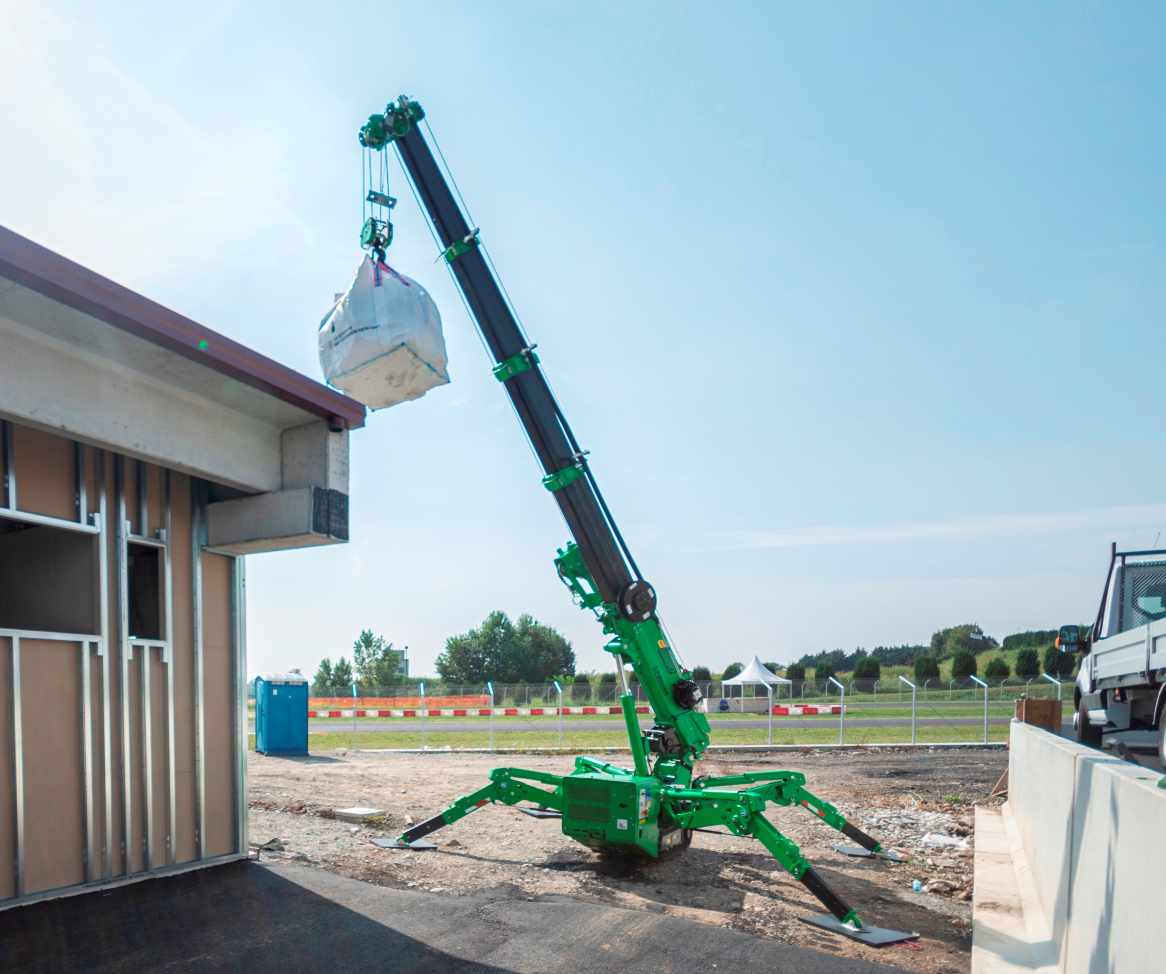 Palazzani enters spider crane market | Vertikal.net