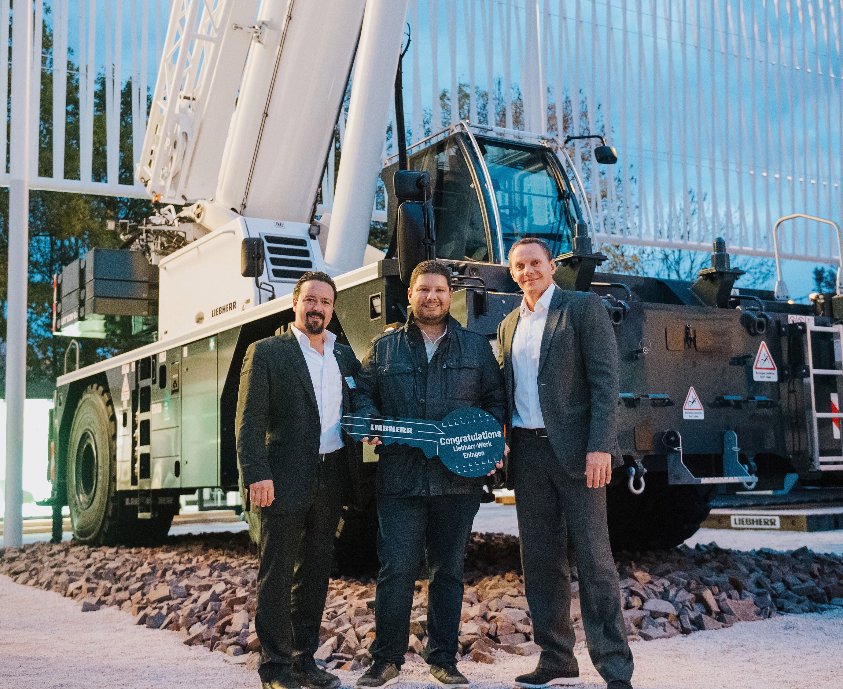 Seven more Liebherr's for ESEASA | Vertikal.net