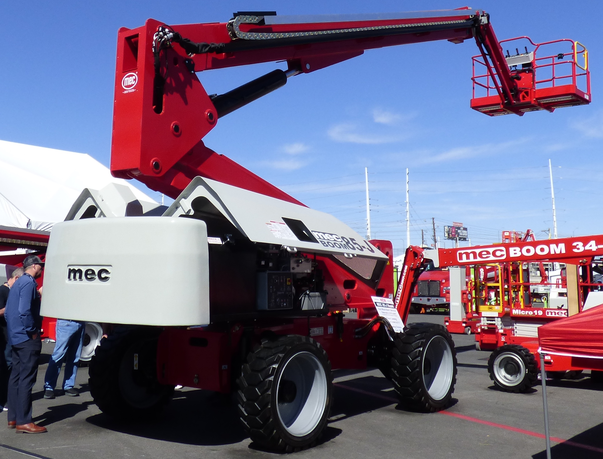 Mec’s new 85ft boom