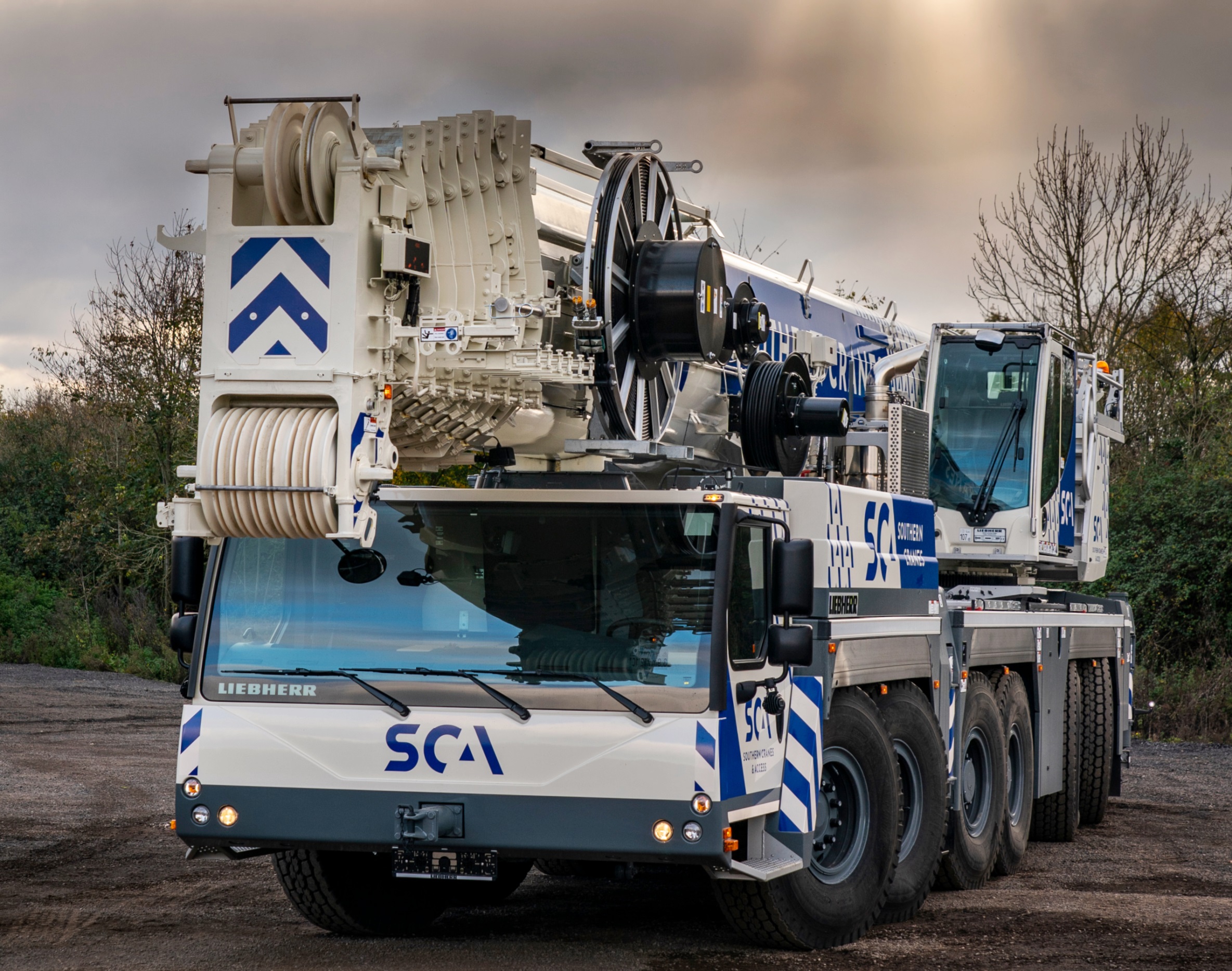 southern-takes-uk-s-first-ltm-1300-6-3-vertikal