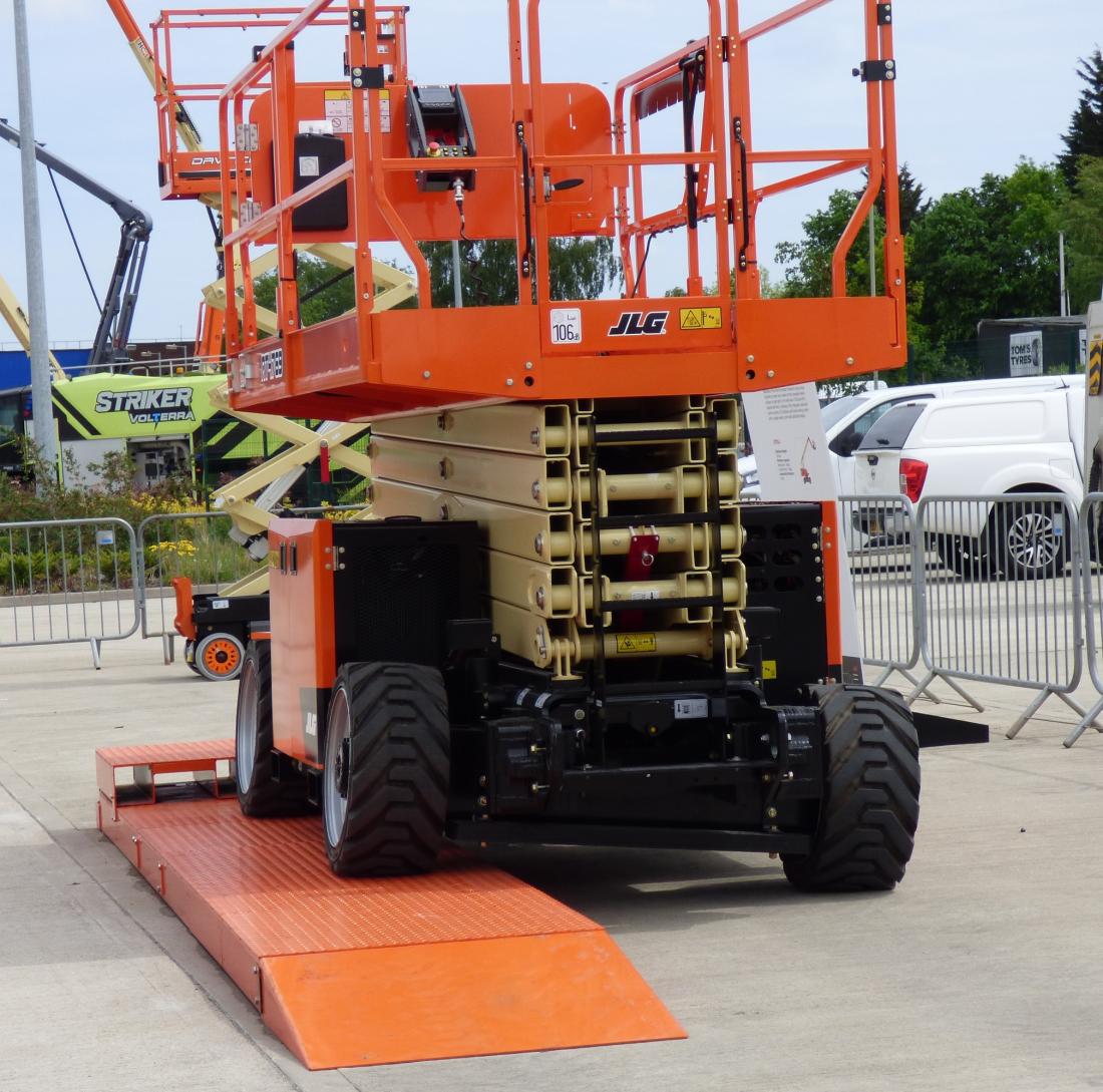 JLG