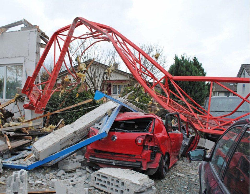 Tower crane goes over in Switzerland