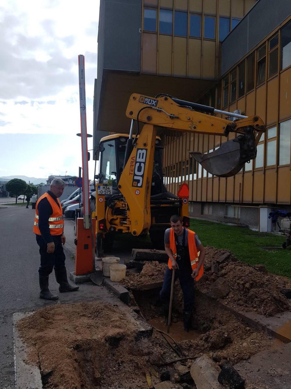 Dežurna ekipa Službe za održavanje vodovodne mreže i objekata: IZVRŠENE POPRAVKE  KVAROVA 