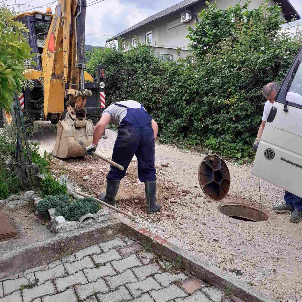 Služba za održavanje kanalizacione mreže i objekata: RADOVI NA KANALIZACIONOJ MREŽI 