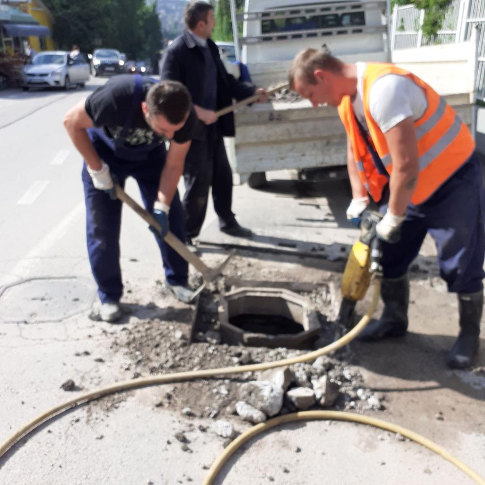 Služba za održavanje kanalizacione mreže i objekata: RADOVI NA KANALIZACIONOJ MREŽI 