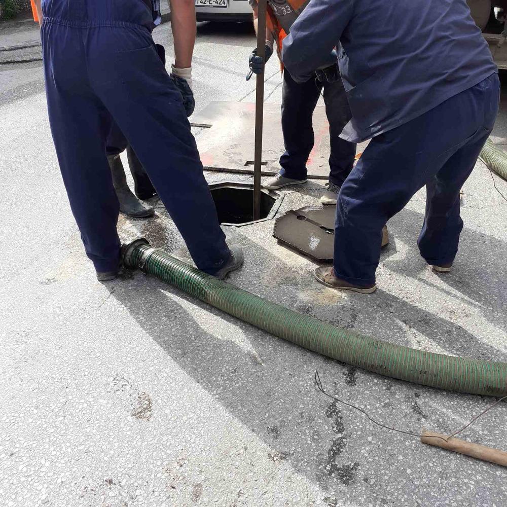 Služba za održavanje kanalizacione mreže i objekata: RADOVI NA KANALIZACIONOJ MREŽI 