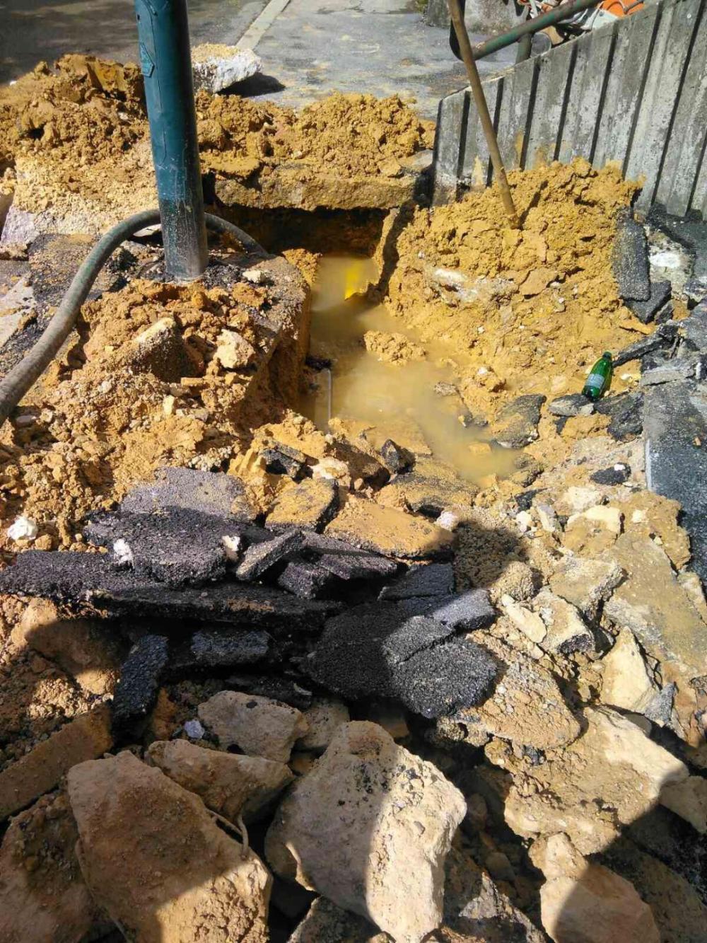 Dežurna ekipa Službe za održavanje vodovodne mreže i objekata:  POPRAVKE KVAROVA I SANACIJE ISKOPA 