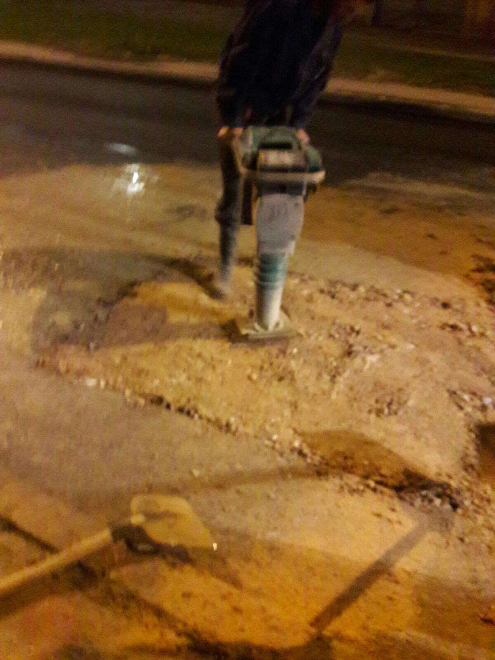  U ulici Safeta Hadžića: POPRAVKA KVARA U NOĆNIM SATIMA