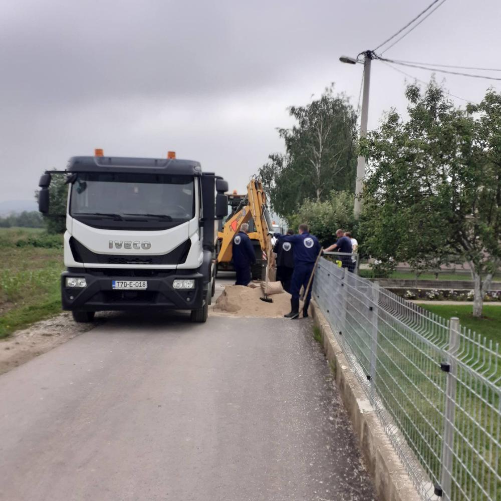Služba za održavanje kanalizacione mreže i objekata: RADOVI NA KANALIZACIONOJ MREŽI 