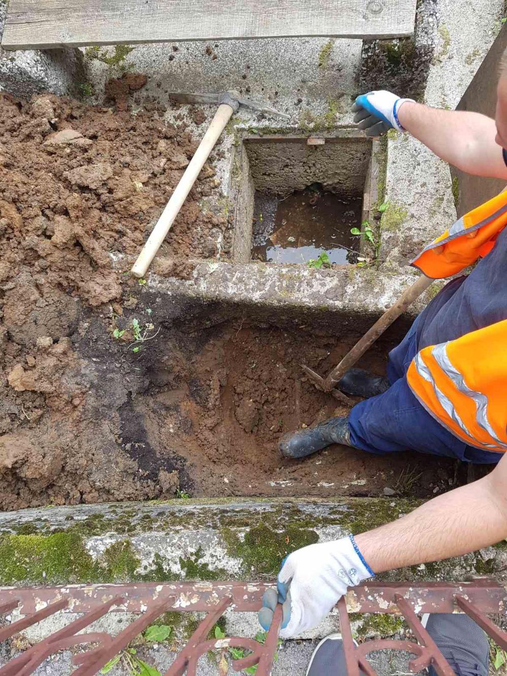 Služba za održavanje vodovodne mreže i objekata:  RADOVI NA VODOVODNOJ MREŽI