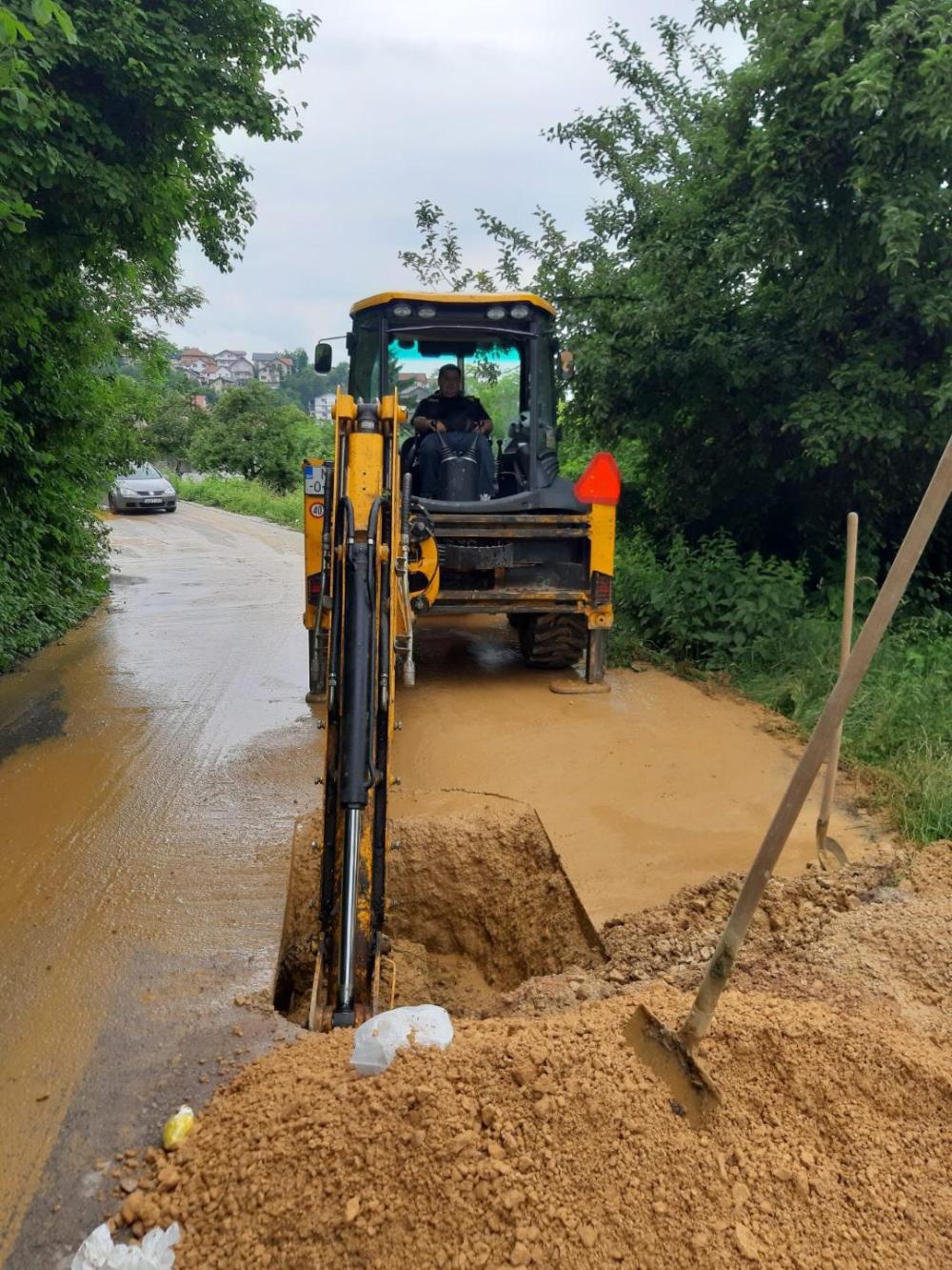 Dežurna ekipa na terenu:  IZVRŠENA  POPRAVKA  KVARA  U  ULICI  NOVOPAZARSKA  