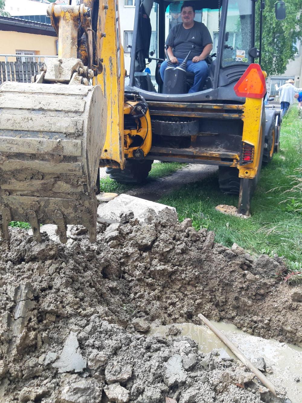 Služba za održavanje vodovodne mreže i objekata:  AKTIVNOSTI NA VODOVODNOJ MREŽI