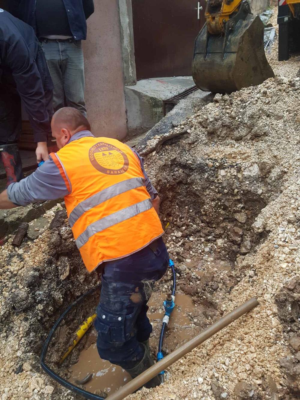 Služba za održavanje vodovodne mreže i objekata:  RADOVI NA VODOVODNOJ MREŽI