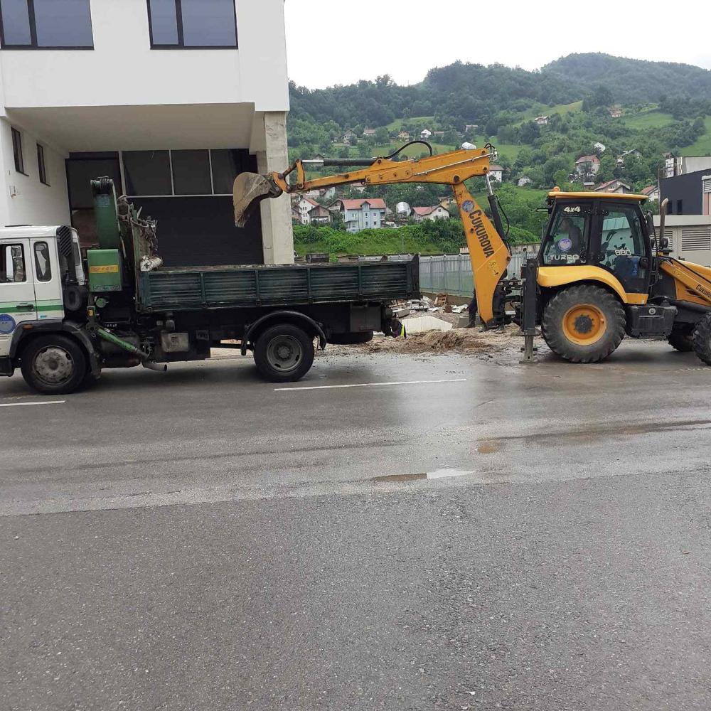 Služba za održavanje kanalizacione mreže i objekata:  RADOVI NA IZRADI SEPARATNOG PRIKLJUČKA