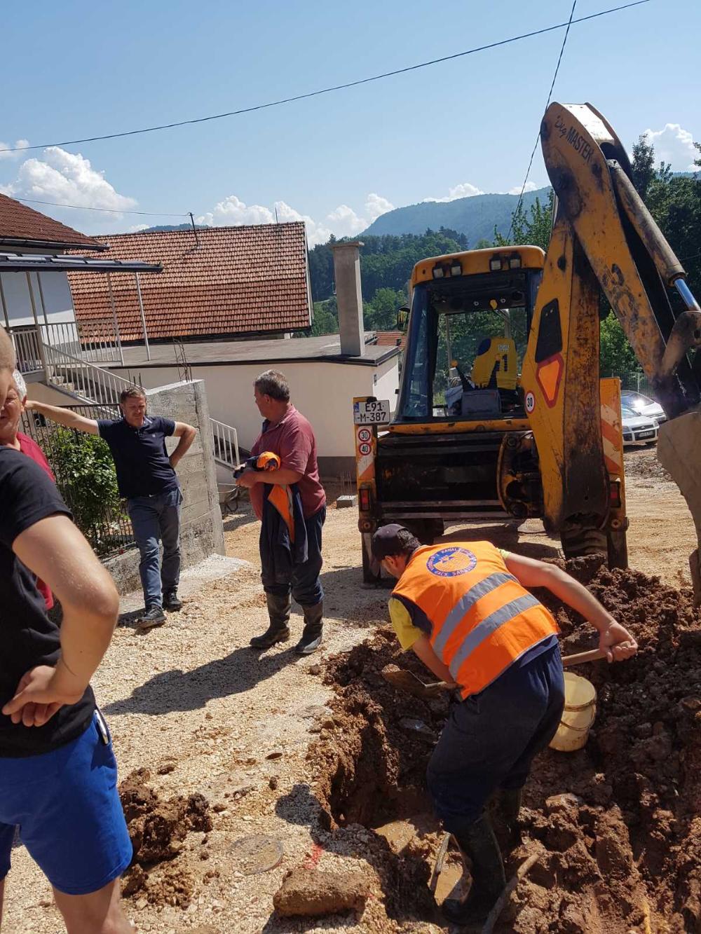 Služba za održavanje vodovodne mreže i objekata:  RADOVI NA VODOVODNOJ MREŽI