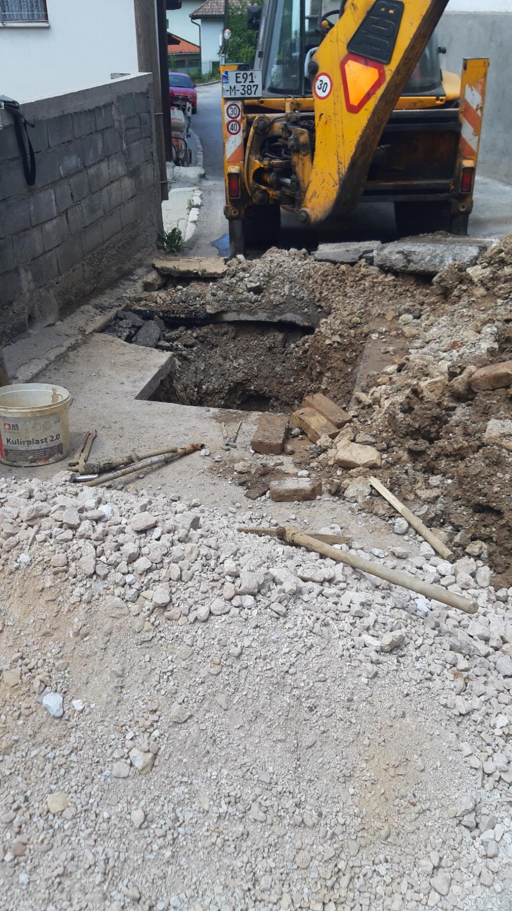 Služba za održavanje vodovodne mreže i objekata:  RADOVI NA VODOVODNOJ MREŽI  