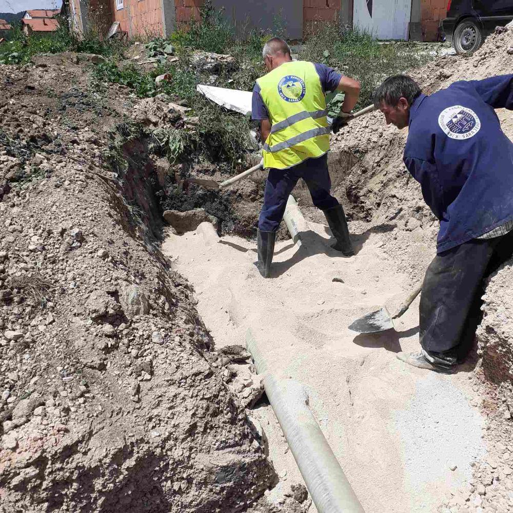 Služba za održavanje kanalizacione mreže i objekata: IZRADA SEPARATNIH PRIKLJUČAKA U ULICI HOTONJ IV