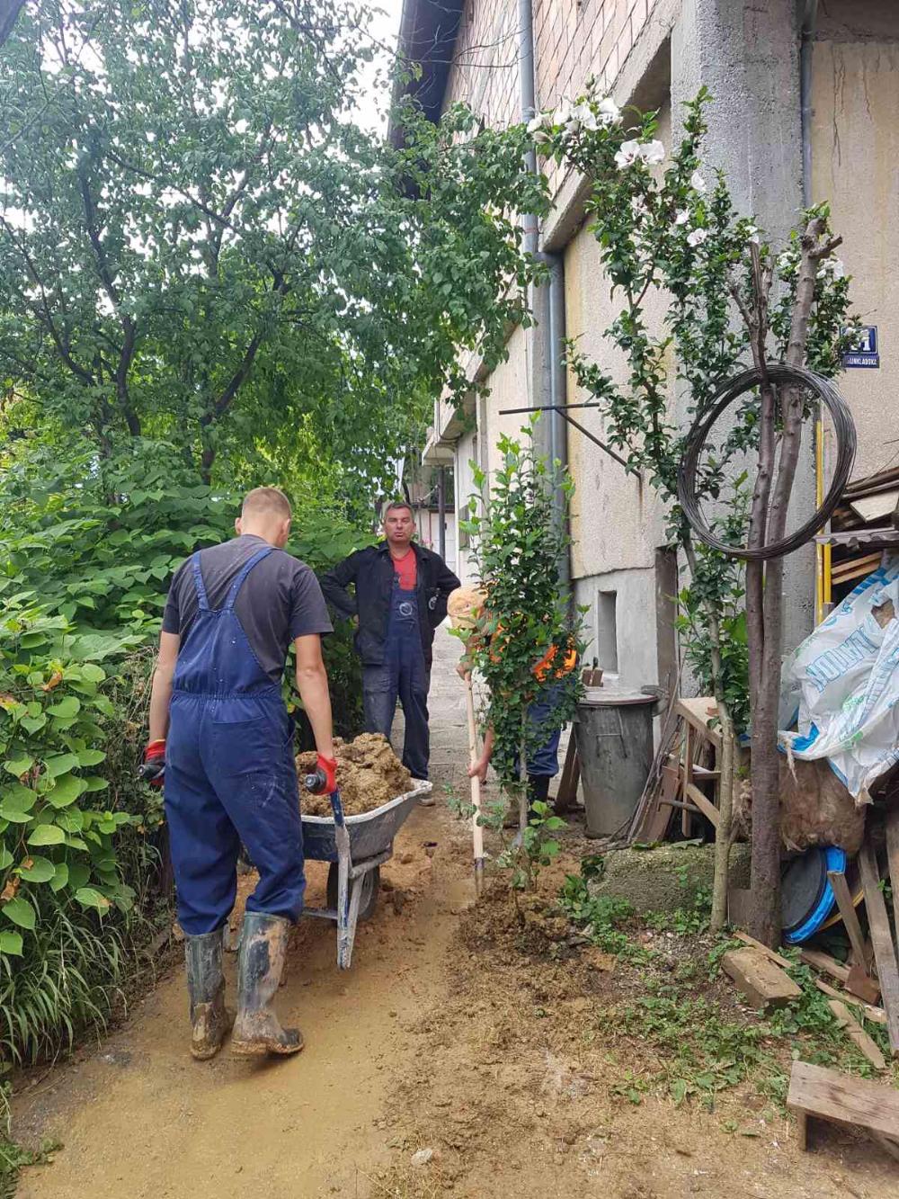  Služba za održavanje vodovodne mreže i objekata: POPRAVKE KVAROVA NA VODOVODNOJ MREŽI
