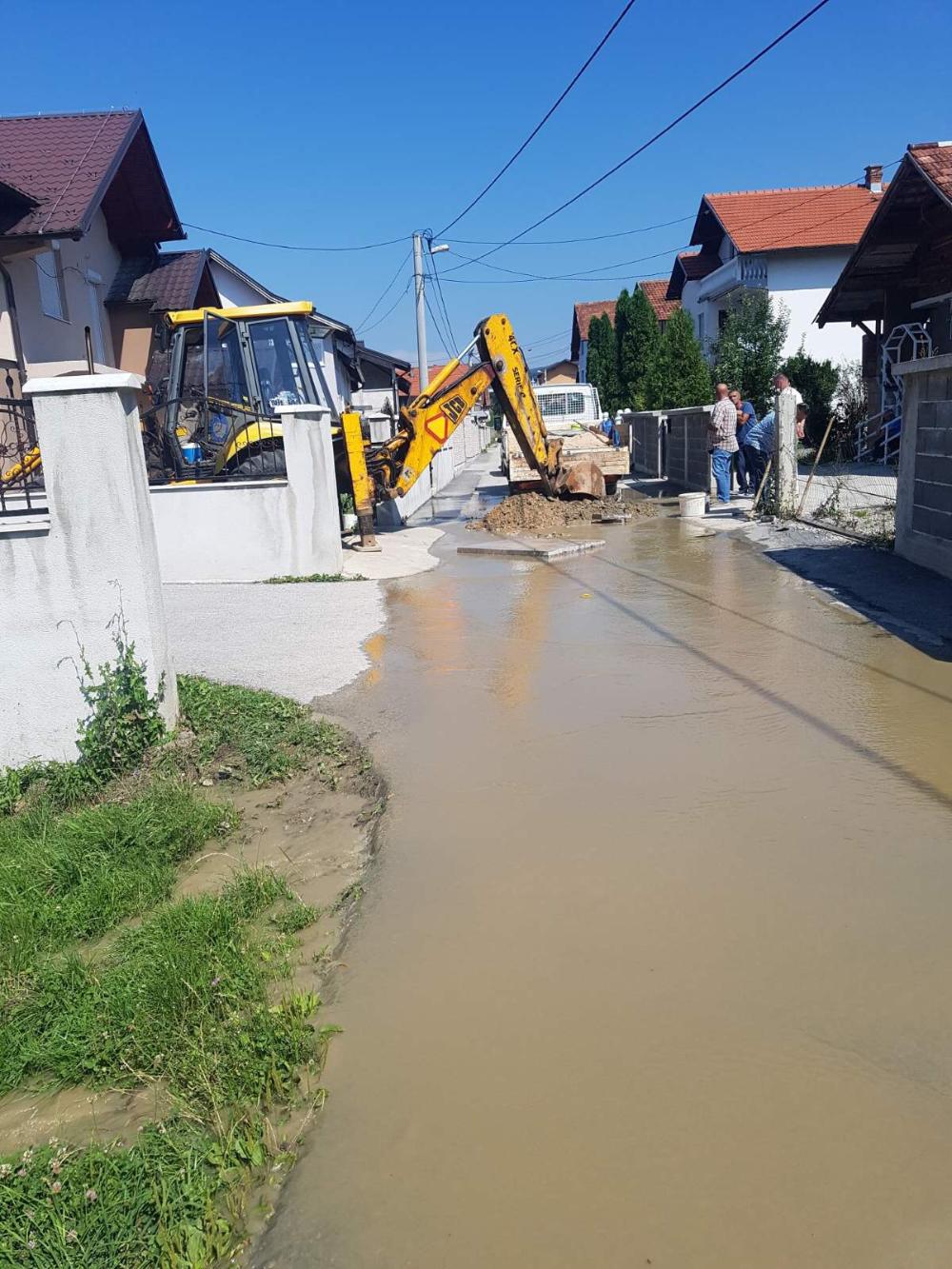 Služba za održavanje vodovodne mreže i objekata:  POPRAVKE KVAROVA NA VODOVODNOJ MREŽI