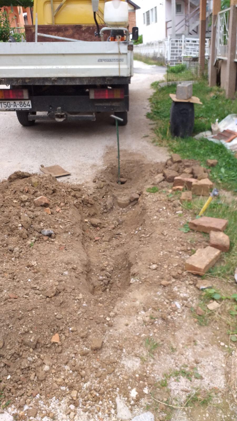 Služba za održavanje vodovodne mreže i objekata:  POPRAVKE KVAROVA NA VODOVODNOJ MREŽI 