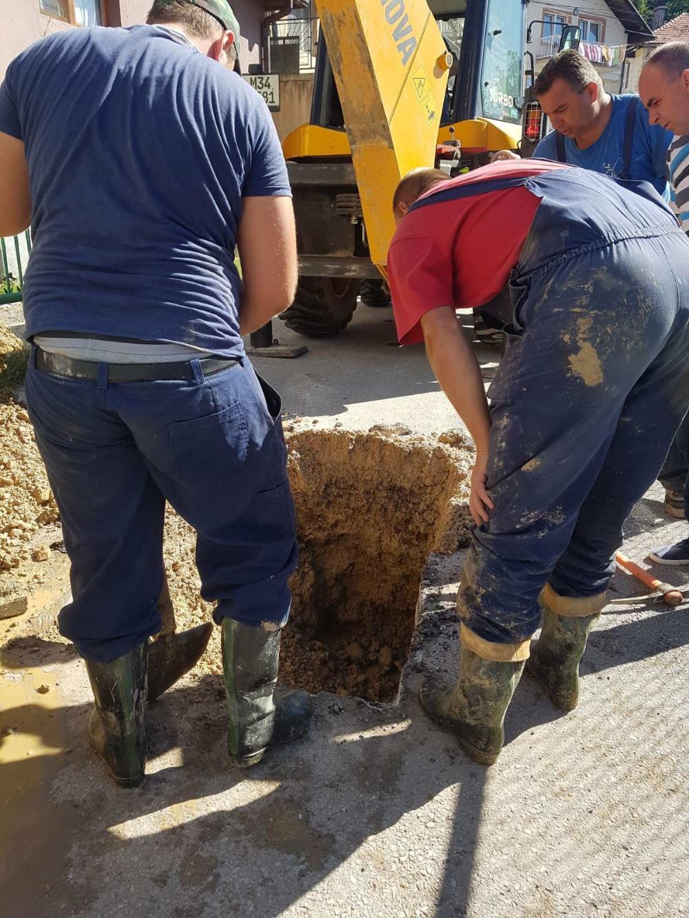 Služba za održavanje vodovodne mreže i objekata:  AKTIVNOSTI NA VODOVODNOJ MREŽI 