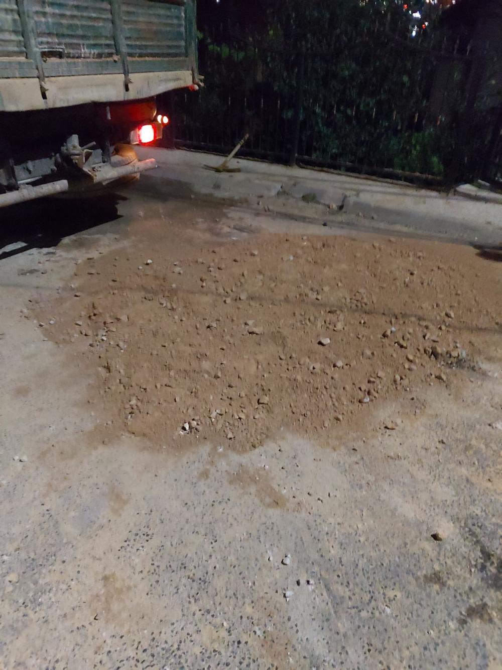 Tokom noćnih sati u ulici Humska: IZVRŠENA POPRAVKA ULIČNOG KANALA