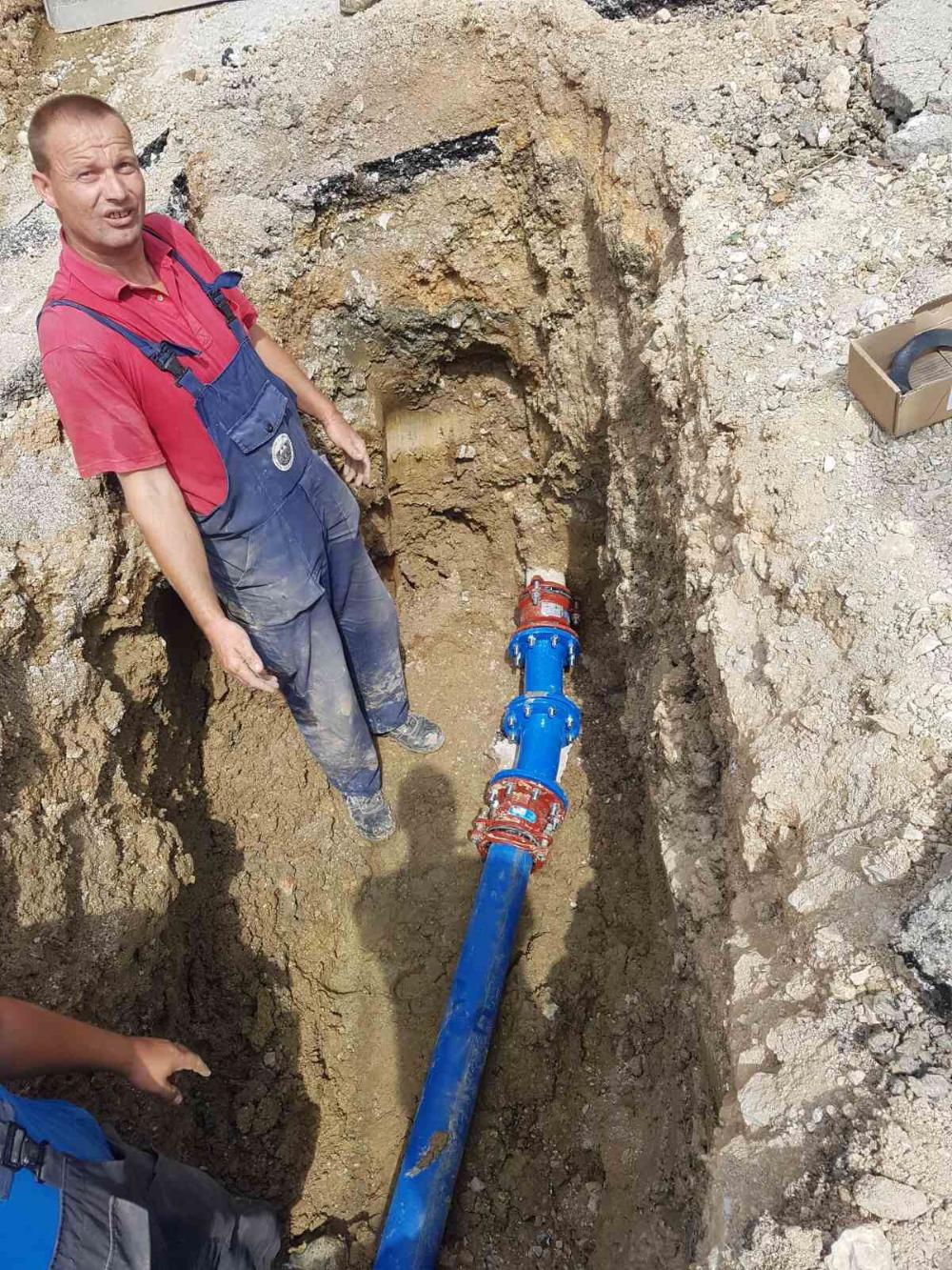 Služba za održavanje vodovodne mreže i objekata:  AKTIVNOSTI NA VODOVODNOJ MREŽI 