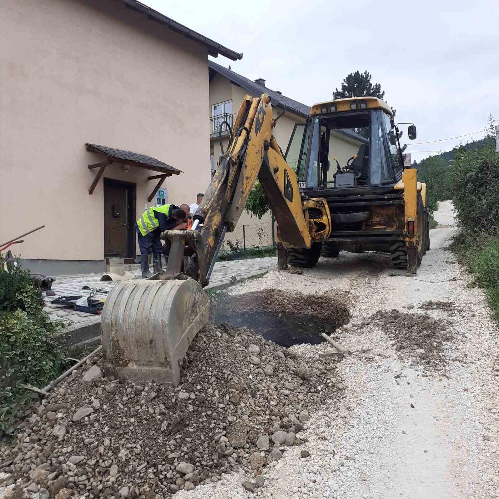 Služba za održavanje kanalizacione mreže i objekata: IZRADA PRIKLJUČAKA NA KANALIZACIONOJ MREŽI
