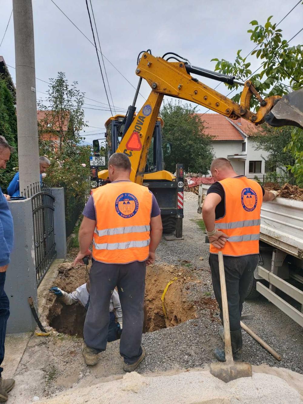 Služba za održavanje kanalizacione mreže i objekata: IZRADA PRIKLJUČAKA NA KANALIZACIONOJ MREŽI
