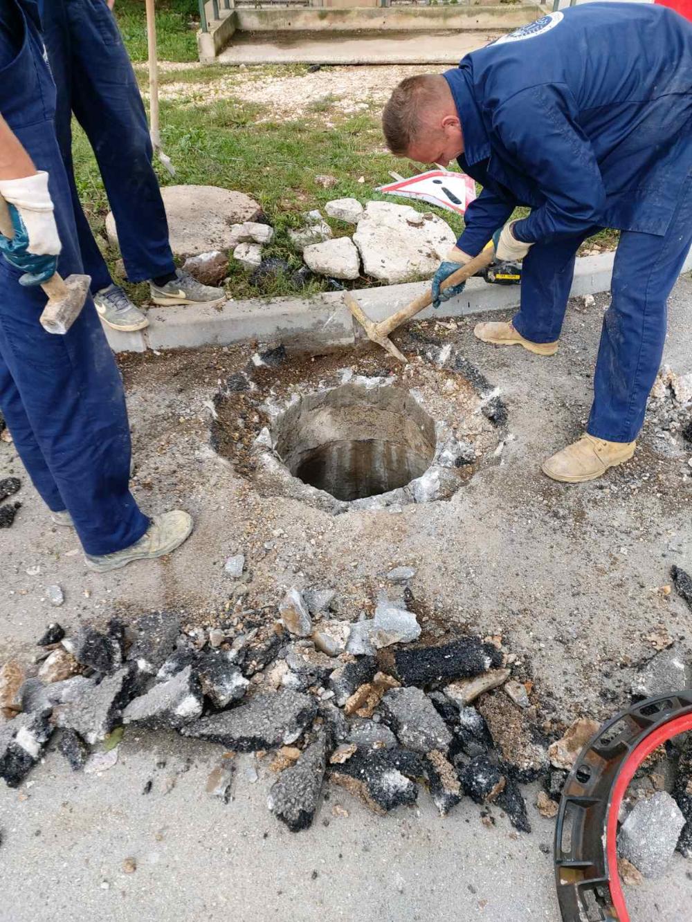 Služba za održavanje kanalizacione mreže i objekata: RADOVI NA KANALIZACIONOJ MREŽI
