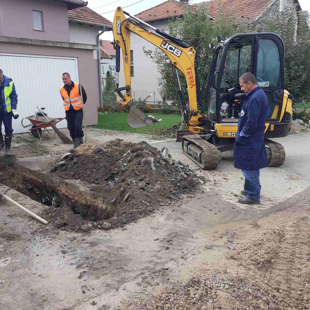 Služba za održavanje kanalizacione mreže i objekata: RADOVI NA KANALIZACIONOJ MREŽI